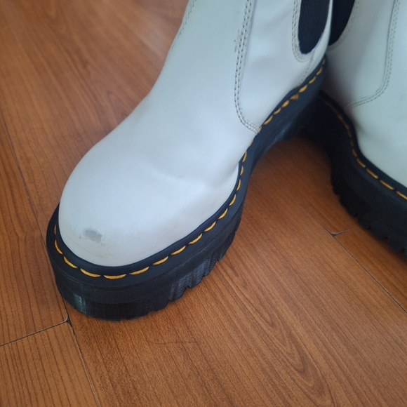 Platform new Dr.Marten platform Chelsea boots. - Picture 4 of 4